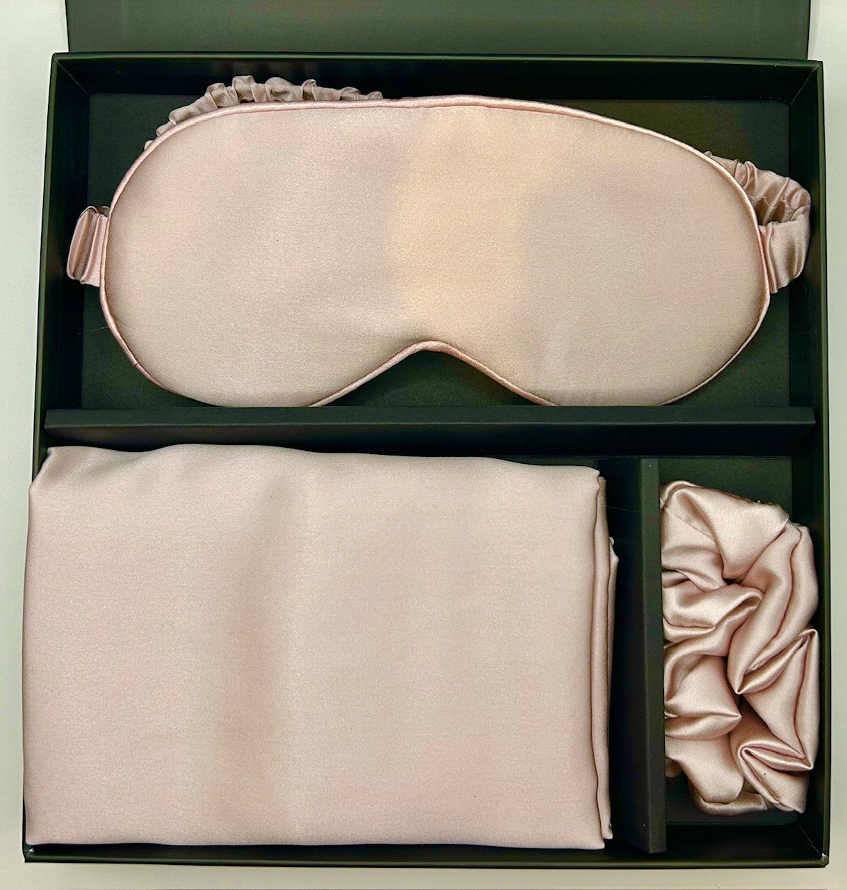 100% Mulberry Silk Gift Set with Eye Mask, Pillow Case and Scrunchie