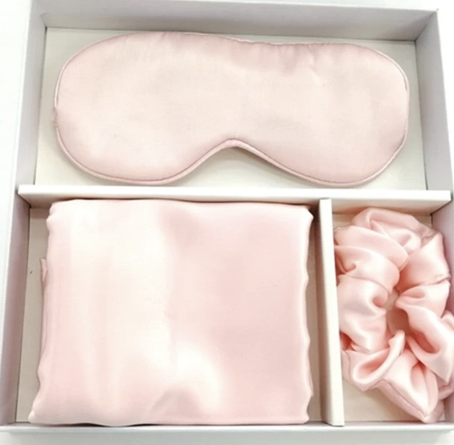 100% Mulberry Silk Gift Set with Eye Mask, Pillow Case and Scrunchie
